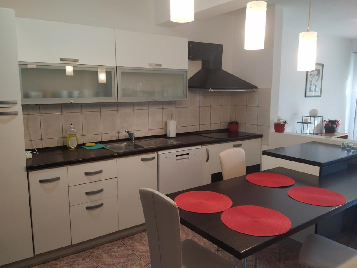 Apartmani Deleut Novi Vinodolski Exterior foto