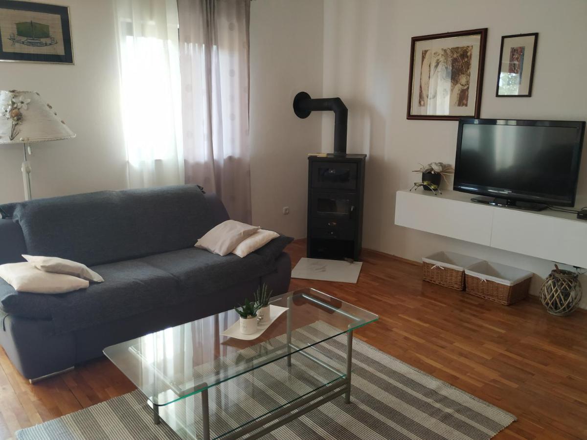 Apartmani Deleut Novi Vinodolski Exterior foto