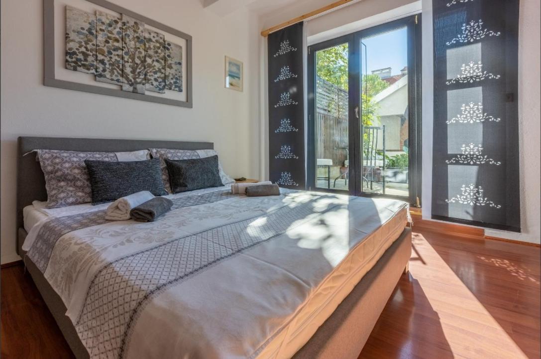 Apartmani Deleut Novi Vinodolski Exterior foto
