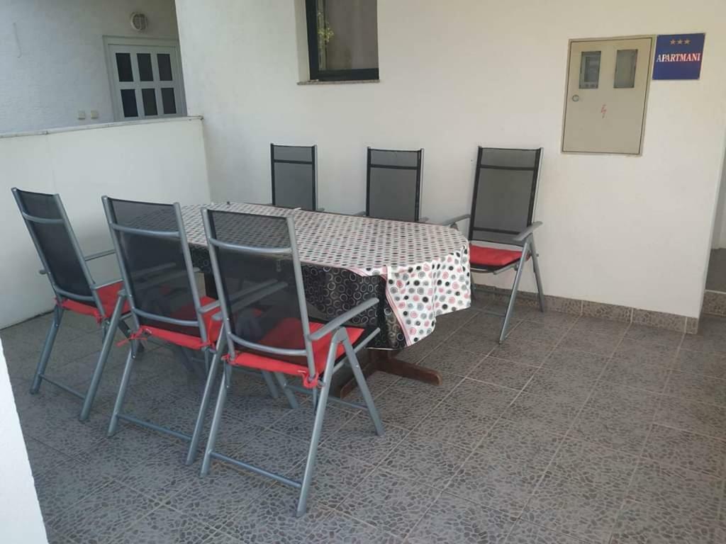 Apartmani Deleut Novi Vinodolski Exterior foto